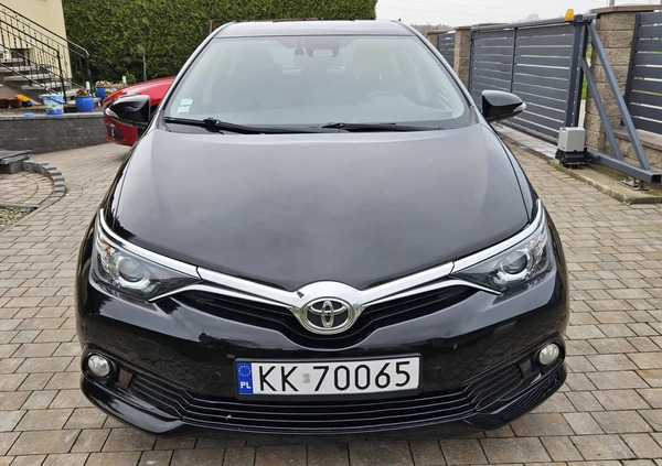 Toyota Auris cena 42500 przebieg: 129000, rok produkcji 2016 z Mszczonów małe 79